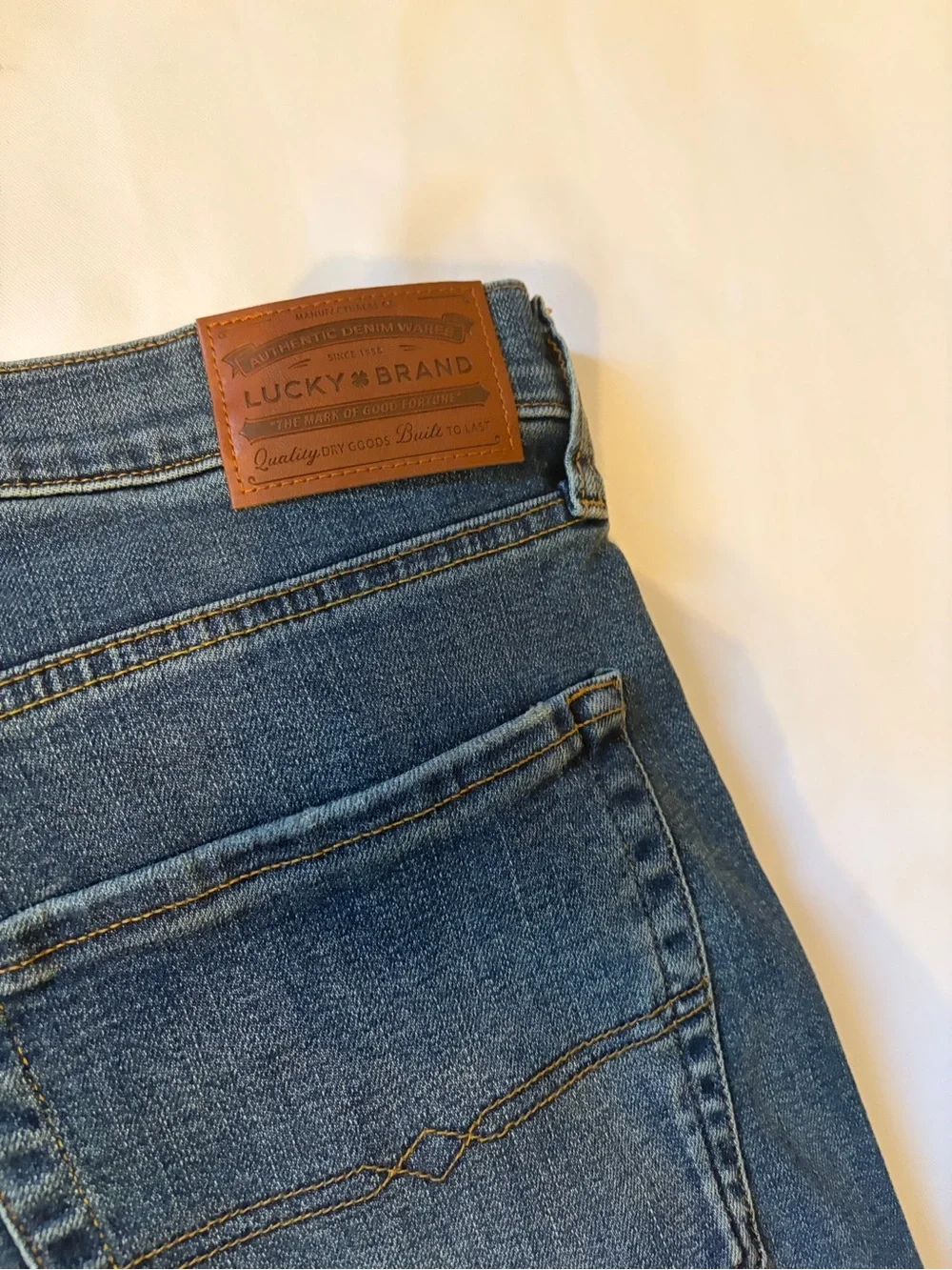 Lucky Brand Men's Straight Leg Dark Blue Jeans